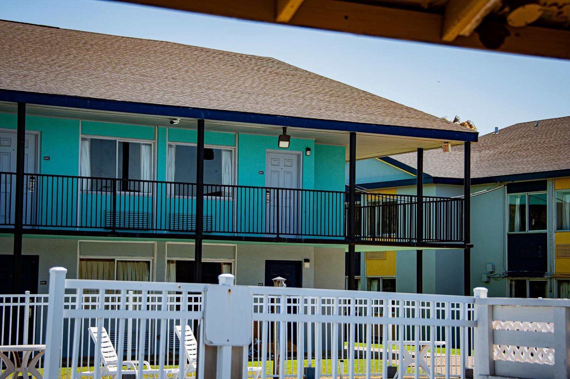 Motel Super 8 By Wyndham Biloxi Exterior foto