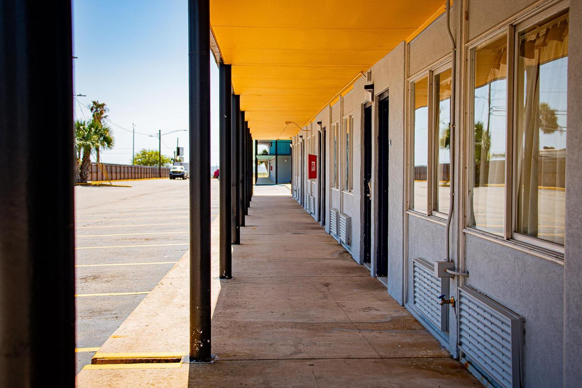 Motel Super 8 By Wyndham Biloxi Exterior foto